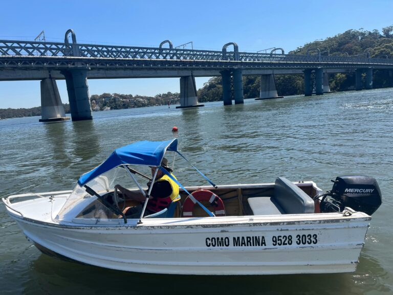 Steering wheel drive boat hire